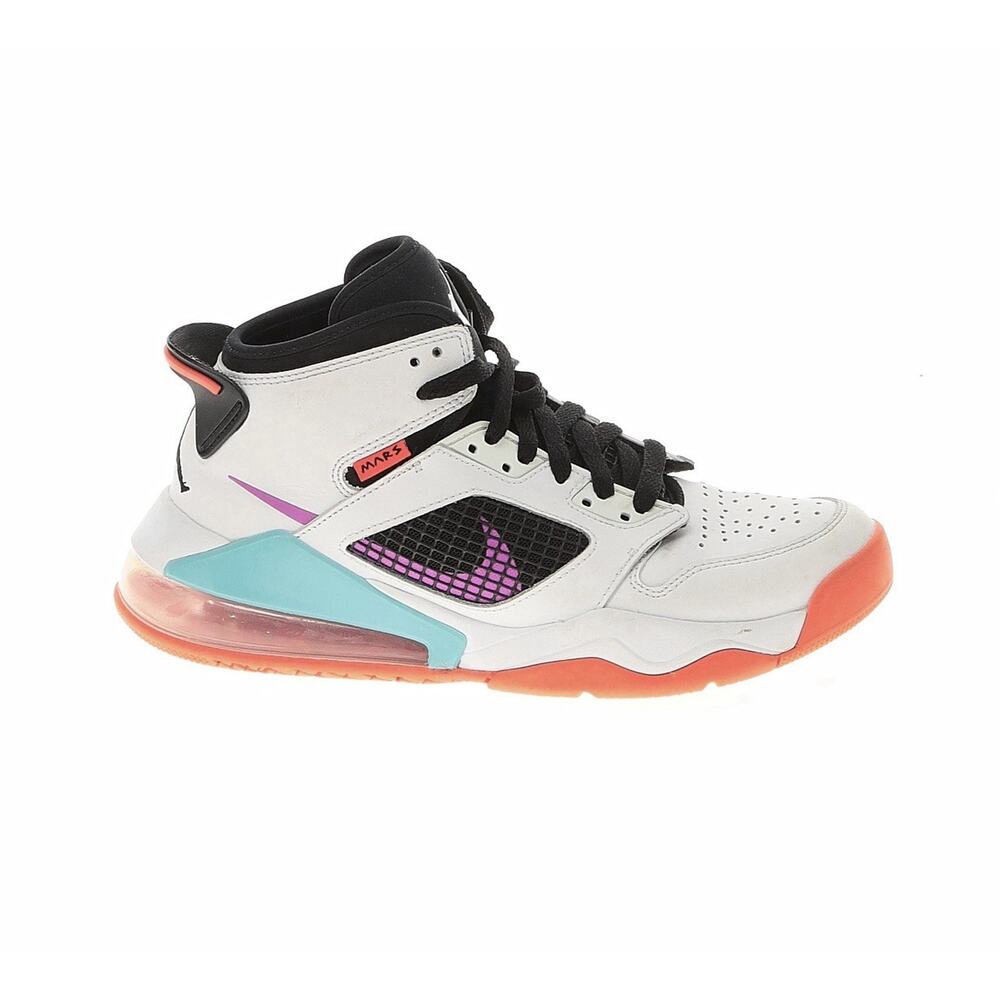 Nike Air Jordan Mars 270 GS Size 7 White Infrared Pink Basketball Shoes Sneakers